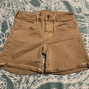 Khaki midi shorts